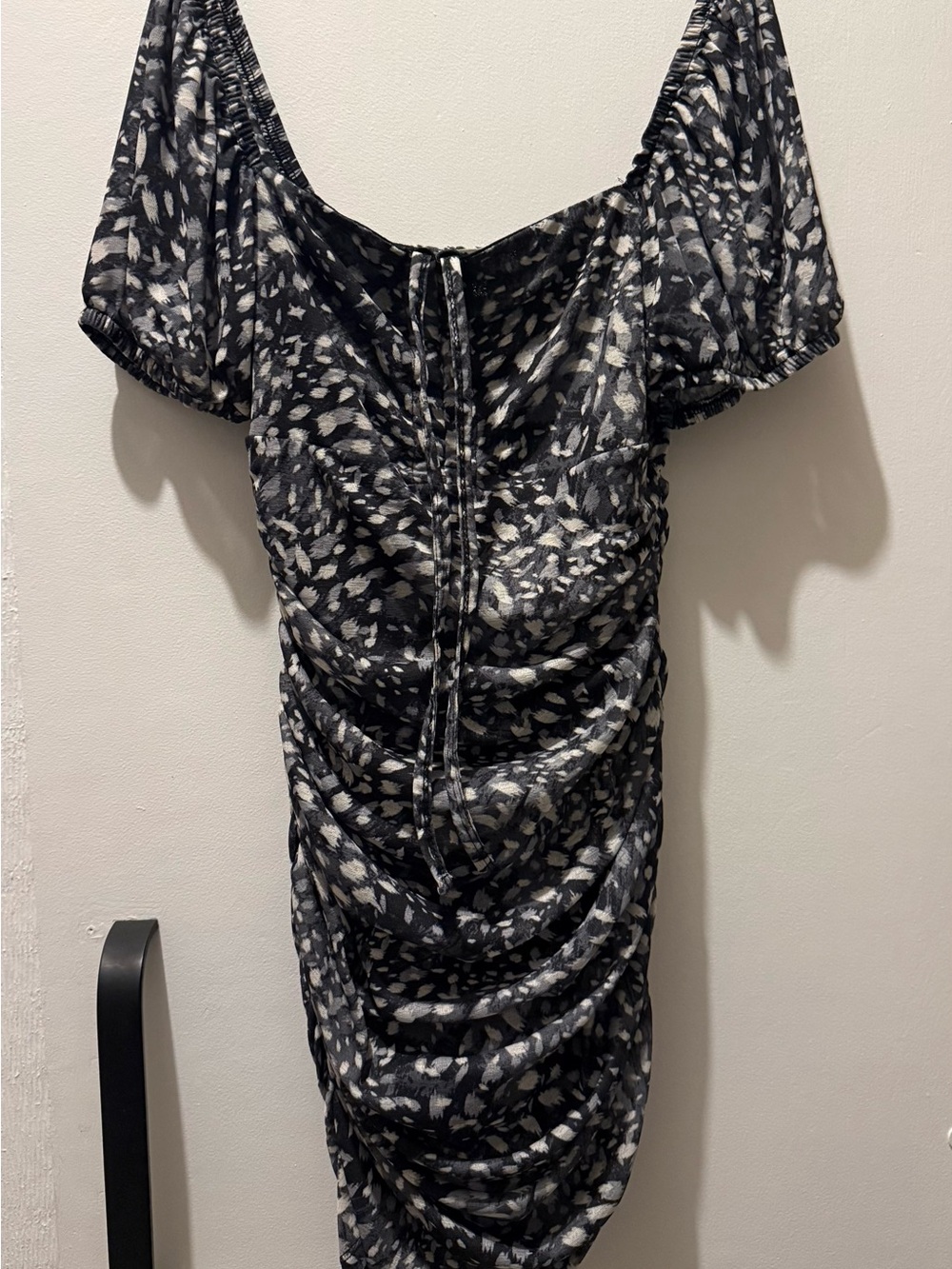 Topshop Black and White Ruched Puff-Sleeve Midi Dress